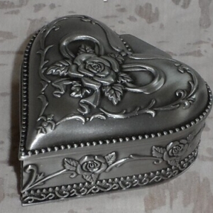Rose heart jewelry box/ keepsake box