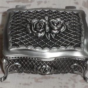 Romantic jewelry box