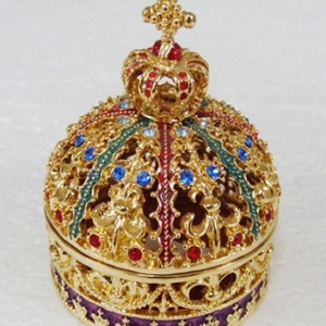 Crown trinket box 